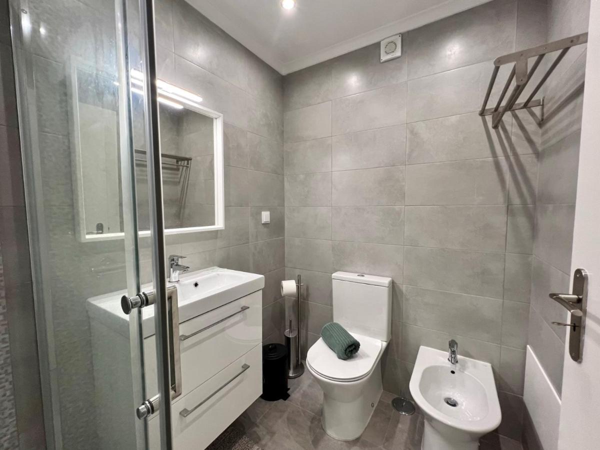 Armacao De Pera Brightness 2 With Pool By Homing Apartman Kültér fotó