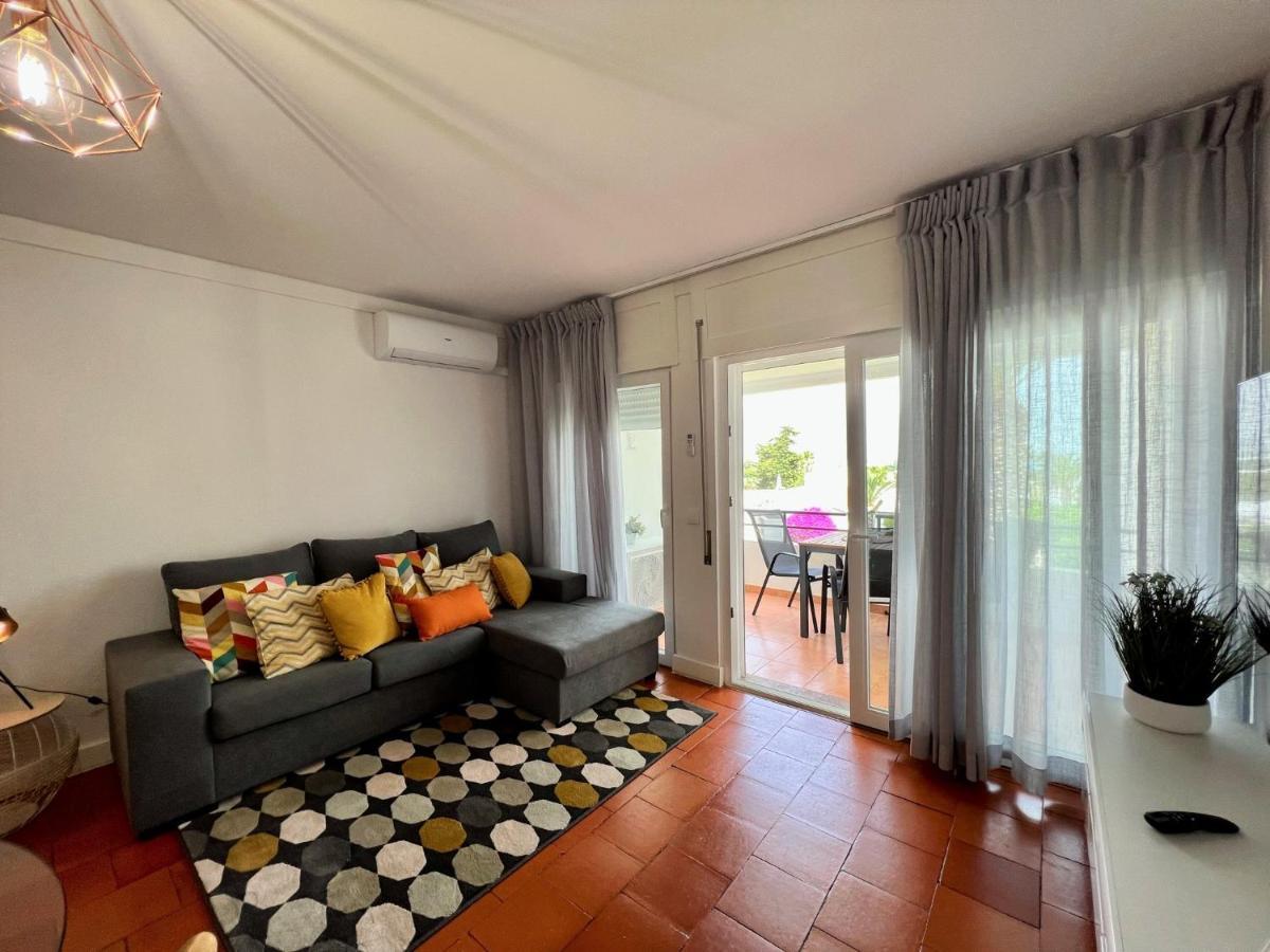 Armacao De Pera Brightness 2 With Pool By Homing Apartman Kültér fotó