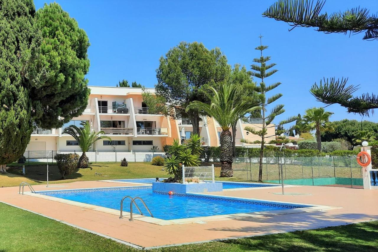 Armacao De Pera Brightness 2 With Pool By Homing Apartman Kültér fotó