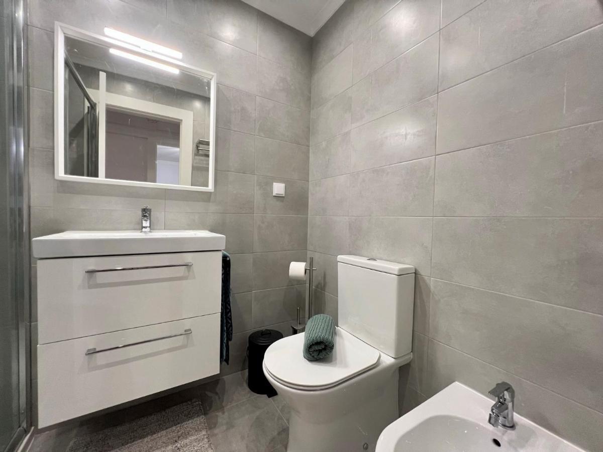 Armacao De Pera Brightness 2 With Pool By Homing Apartman Kültér fotó